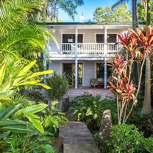 A Beach House At Byron Byron Bay